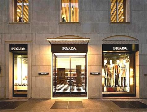 prada milano montenapoleone|via montenapoleone boutiques.